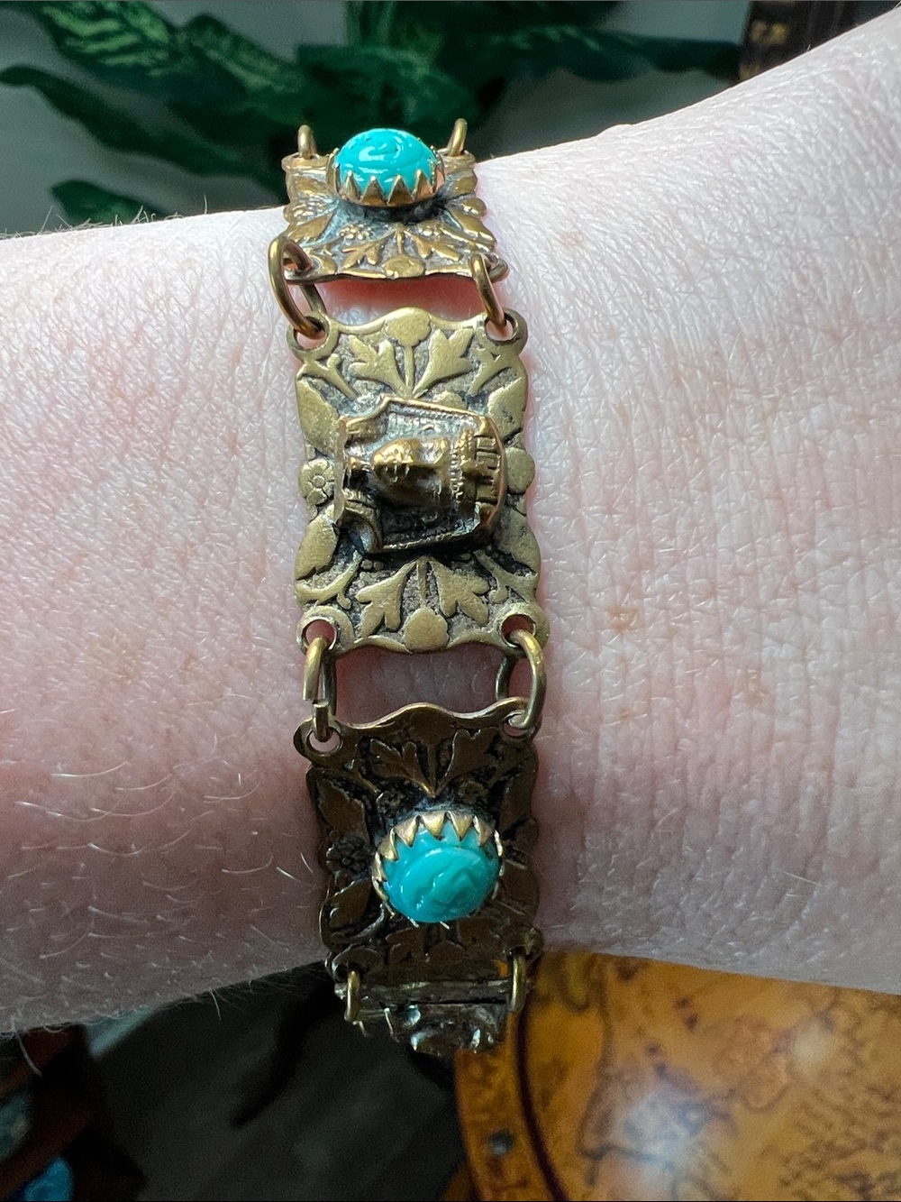 Vintage Czech Turquoise Blue Glass Egyptian Revival Etruscan Gold Panel Bracelet - Picture 9 of 12